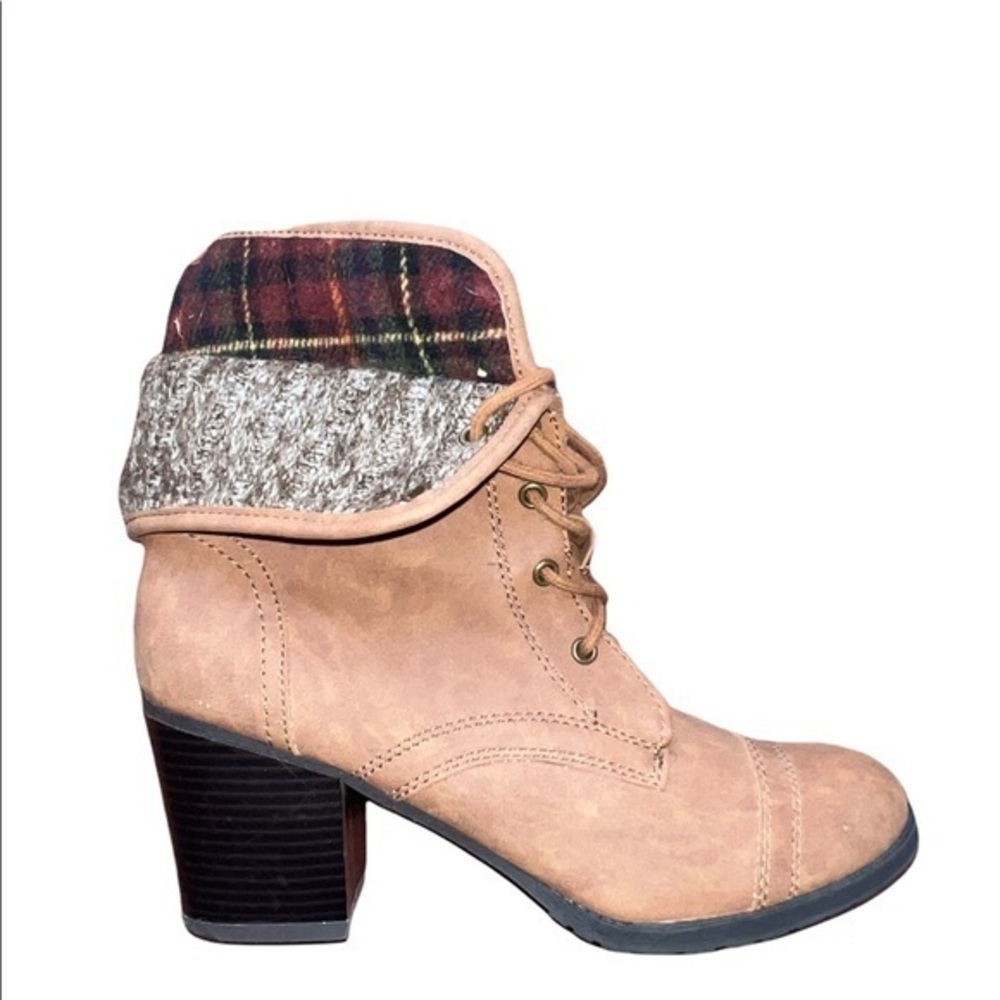 Steve Madden Westyy double lined Boots Madden Girl Adjustable Lace Up Booties